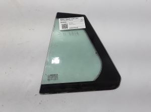 Rear door quarter glass - 822210015R