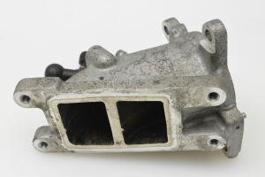 Volkswagen Passat B8 (2014–2023) Caurule 04L128637A - 4