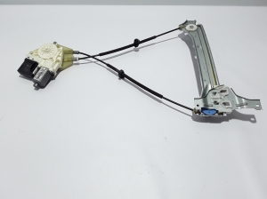 Rear side door window regulator - 827210008R