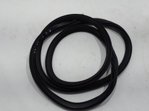  Rear side door sealing rubber 