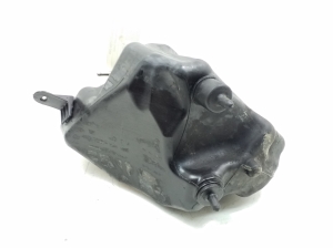  Windscreen washer tank front 