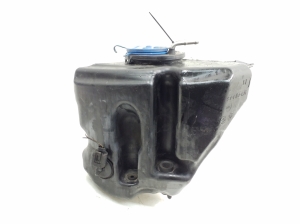  Windscreen washer tank front 