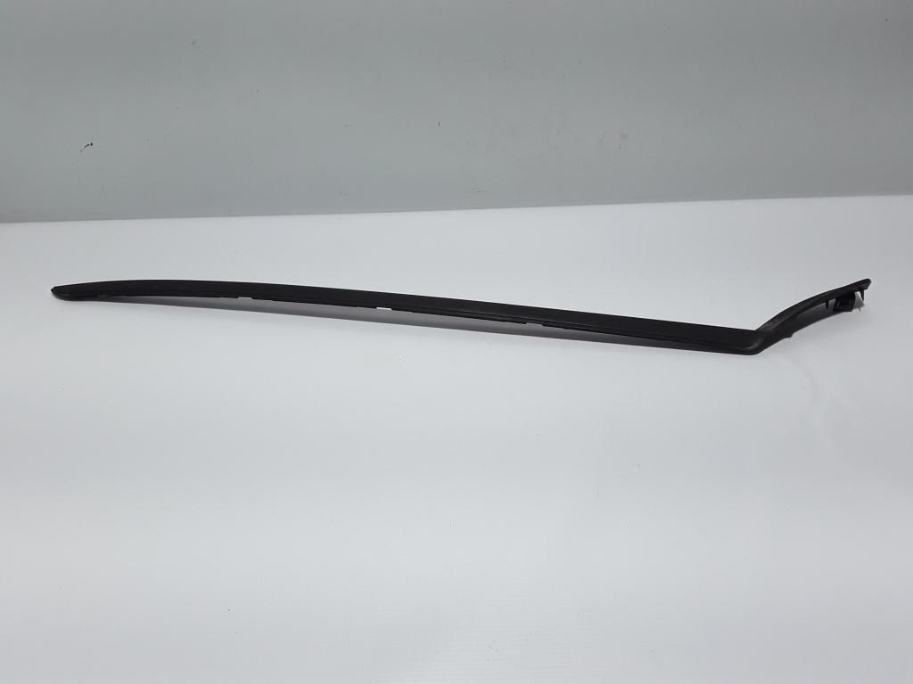 Used VOLVO XC40 Windscreen strut outer 31448940