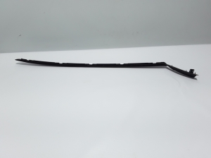  Windscreen strut outer 