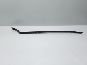  Windscreen strut outer 