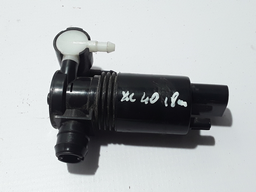 Used VOLVO XC40 Front window washer motor 31693155