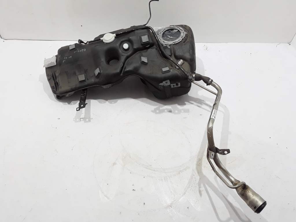 Used VOLVO XC40 Fuel tank 32224728