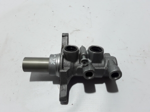   Master cylinder 