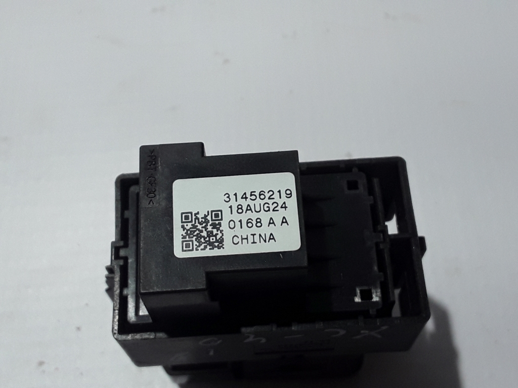 Used VOLVO XC40 Parking brake switch 31456219