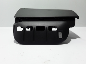 VOLVO XC40 (2017–2026) Glove box 31442718 - 4