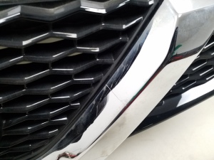  Front grille 