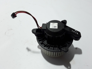  Cabin shoulder motor 