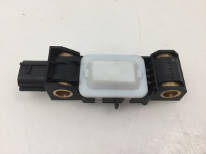 NISSAN Primera P12 (2001–2008) Airbagsensor 98830AY000 - 3