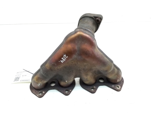  Exhaust manifold 