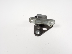 Mercedes Benz CLS-Class 219 (2004–2010) Esiukse ülemine hing A2197200137 - 2
