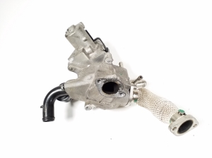 AUDI A8 D3 (2002–2010) Ventil Abgasrückführung 057131501D - 4