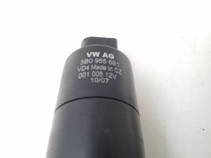AUDI Q7 (2006–2015) Motor für Frontscheibenwaschanlage 3B0955681 - 3