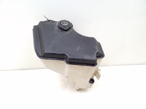Esiklaasi pesuvedeliku paak ja selle osad - 7008057