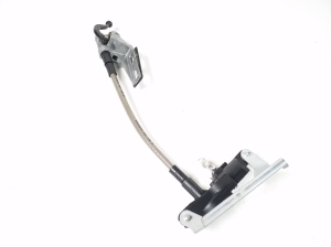   Rear fork windscreen lift mechanism 