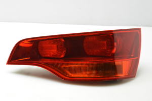 AUDI Q7 (2006–2015) Eckleuchte hinten 4L0945094