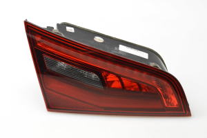 Tail light on trunk lid - 8V4945093A