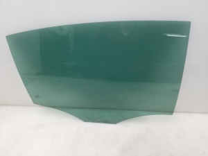   Rear tailgate glass 