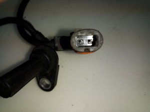 Mercedes Benz E-Class W212 (2009–2015) ABS-Sensor vorne A2125400217 - 2