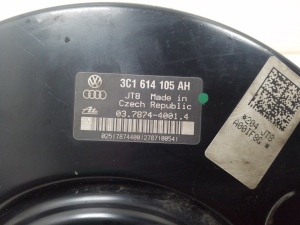 Volkswagen Passat B6 (2005–2010) Pidurivõimendi 3C1614105AH - 3