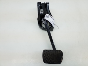 Mercedes Benz E-Class W212 (2009–2015) Piduripedaal A2042902001 - 3