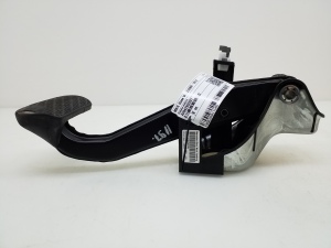 Mercedes Benz E-Class W212 (2009–2015) Piduripedaal A2042902001 - 4