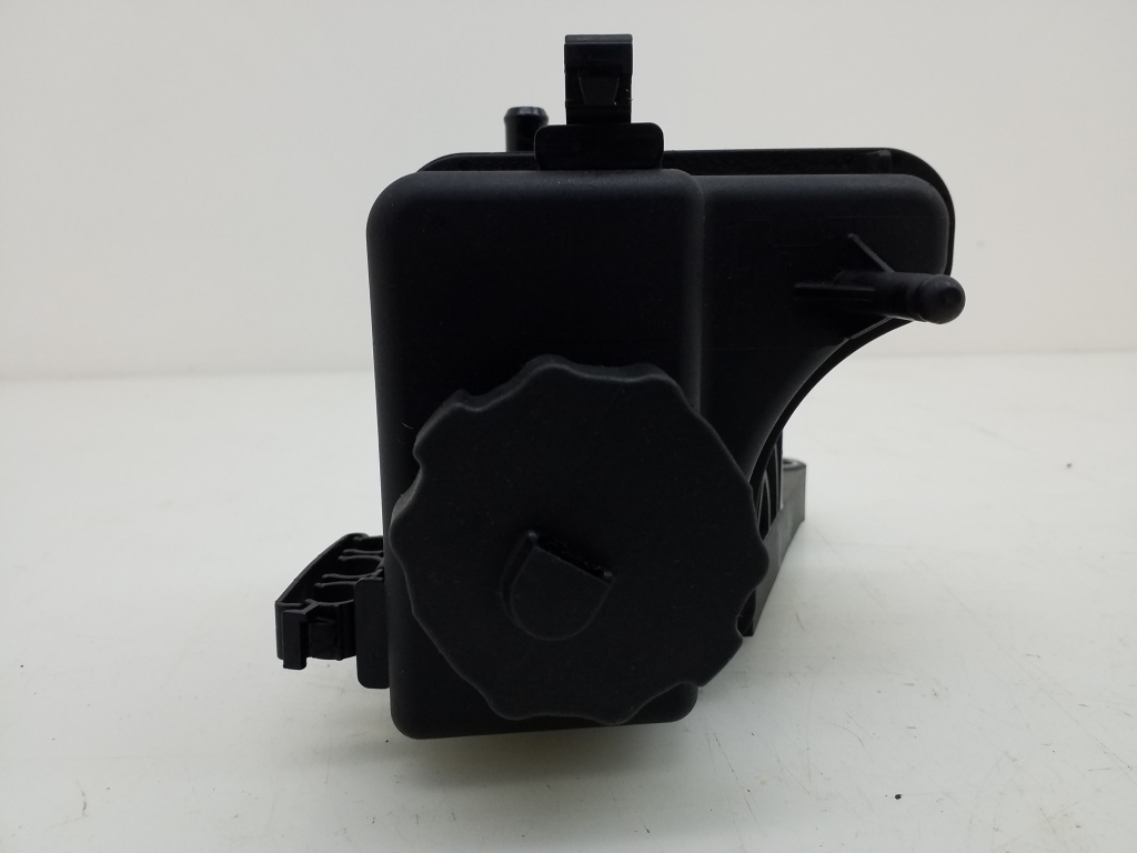 MERCEDES-BENZ E-Class W212/S212/C207/A207 (2009-2016) Servostyringspumpetank 20976461