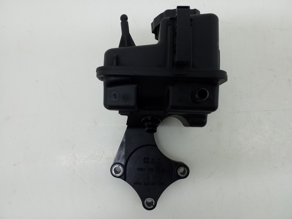 MERCEDES-BENZ E-Class W212/S212/C207/A207 (2009-2016) Servostyringspumpetank 20976461