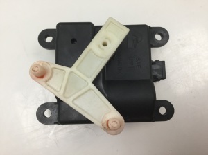 NISSAN Primera P12 (2001–2008) Stellmotor Heizungsklappe 3T05030820 - 2