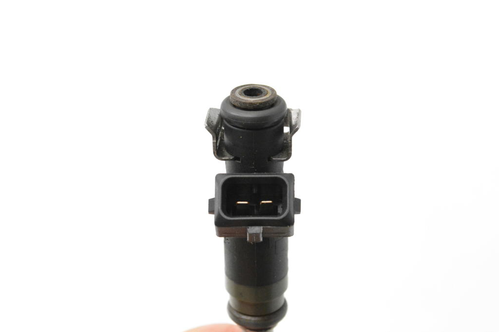 Used BMW 1 SERIES Fuel injector 7506158
