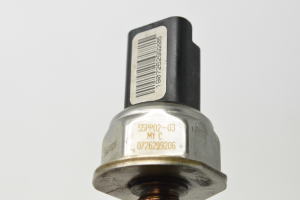 Ford Focus (2004–2011) Fuel rail pressure sensor 5WS40039 - 2
