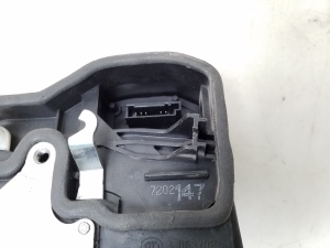BMW 5 SERIES E61 (2004–2010) Rear side door lock 7202147 - 3