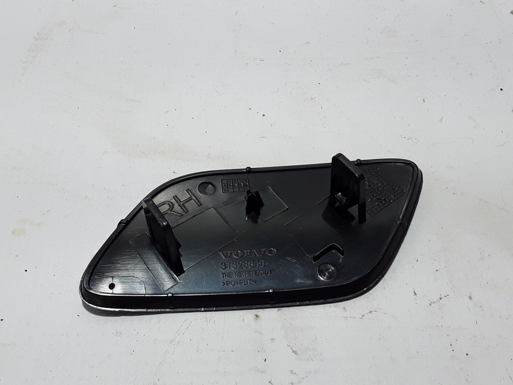 VOLVO V60 1 generation (2010-2020) Right Side Headlight Washer Cover Cap 39820330, 31323845 22388892