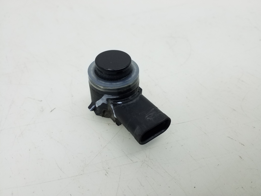 Mercedes Benz C-Class 205 (2014–2021) Front parking sensor A0009059300 Mercedes Benz C-Class 205 (2014–2021) Front parking sensor A0009059300