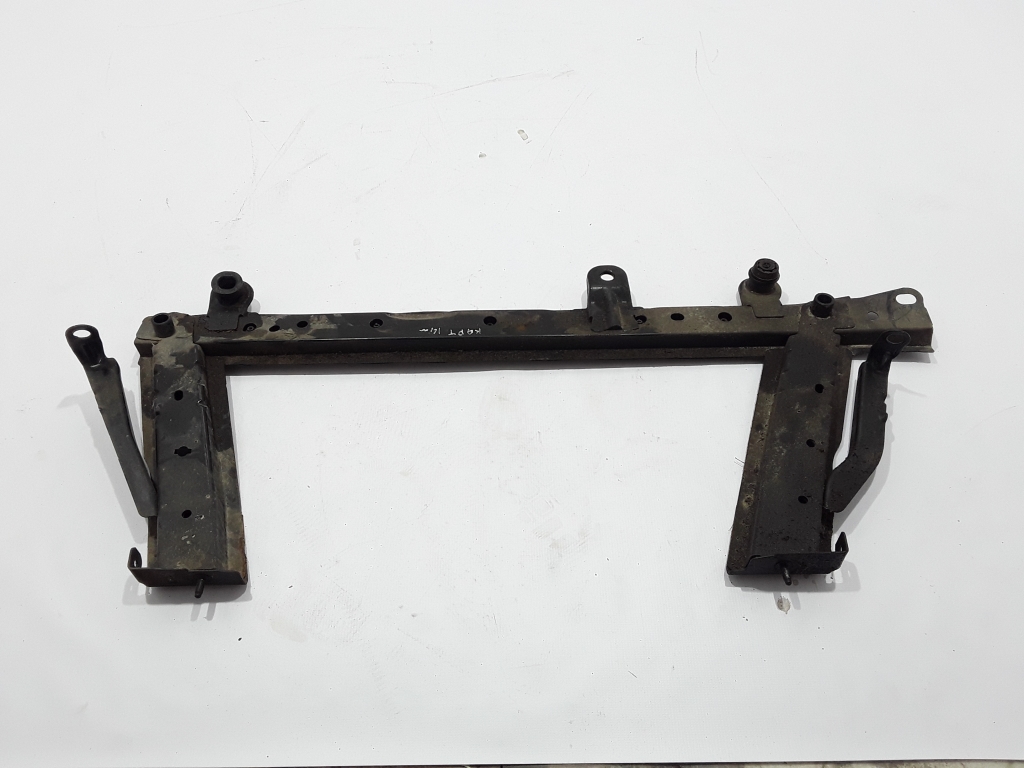 Used RENAULT Captur Cooling radiator bracket 622107974R