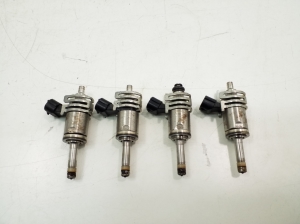  Fuel injector 