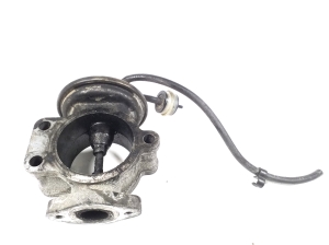  EGR valve 