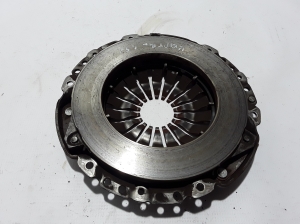 RENAULT Captur (2013–2019) Siduri surveplaat 302057404R - 3