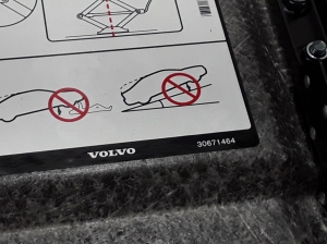 VOLVO XC70 (2007–2016) Trunk carpet 30671464 - 2