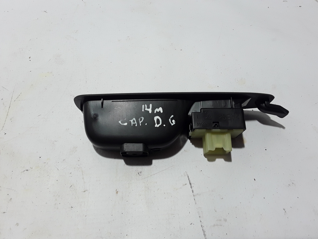 RENAULT Captur 1 generation (2013-2019) Comutator de control geam ușă  dreapta spate 829614619R 22388758