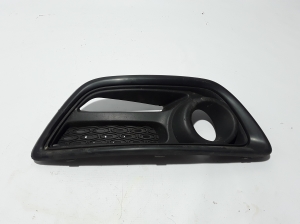   Front bumper lower grille 