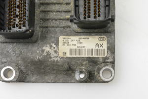Opel Corsa C (2000–2006) Calculateur moteur 24443796 - 3