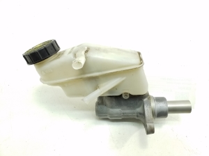 TOYOTA Yaris (2005–2011) Brake master cylinder 4720109161 - 3