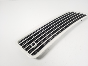  Engine cover grille 