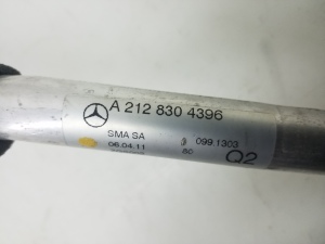 Mercedes Benz E-Class W212 (2009–2015) Caurule A2128304396 - 2