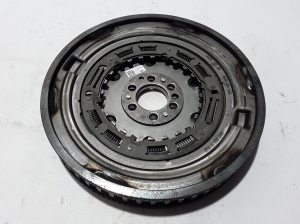   Clutch flywheel 